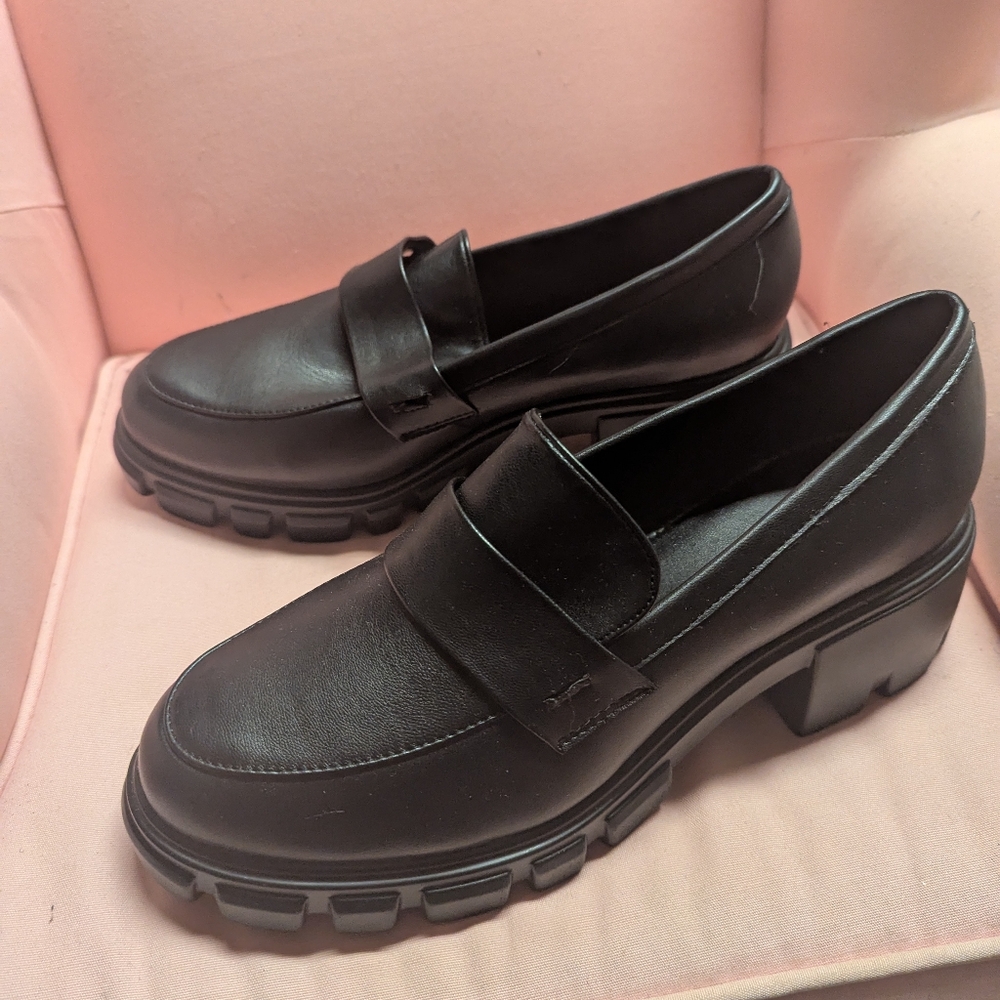 JF brand women's loafers